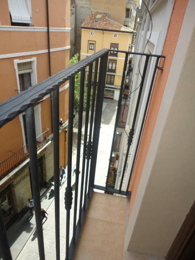 Apartamento Rua Centro Balcony 카라타유드 외부 사진
